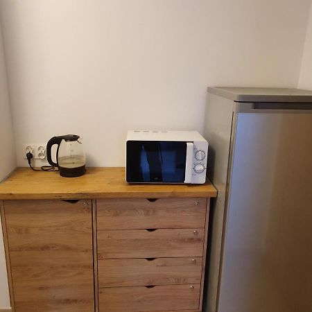 Hostel Mleczna - Metro Zacisze Warszawa Exteriör bild