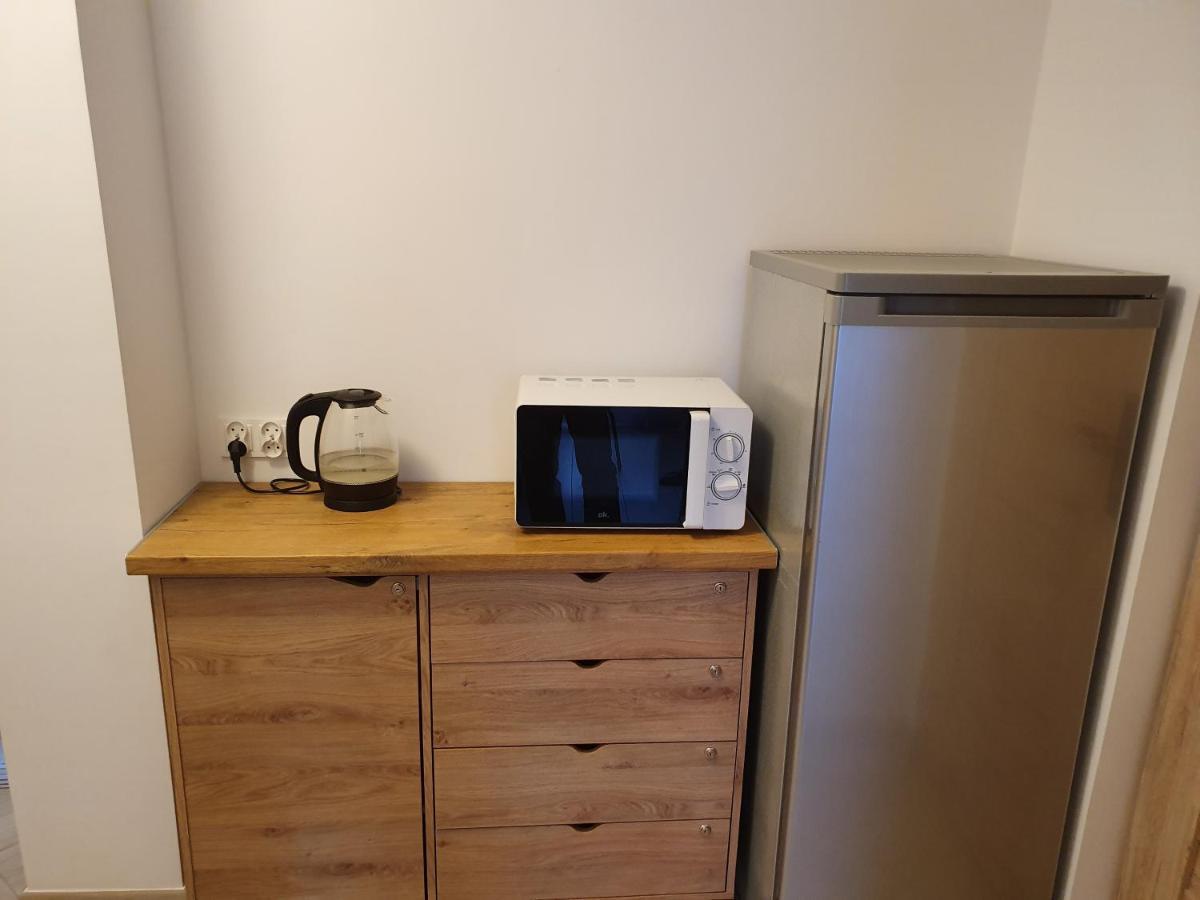 Hostel Mleczna - Metro Zacisze Warszawa Exteriör bild