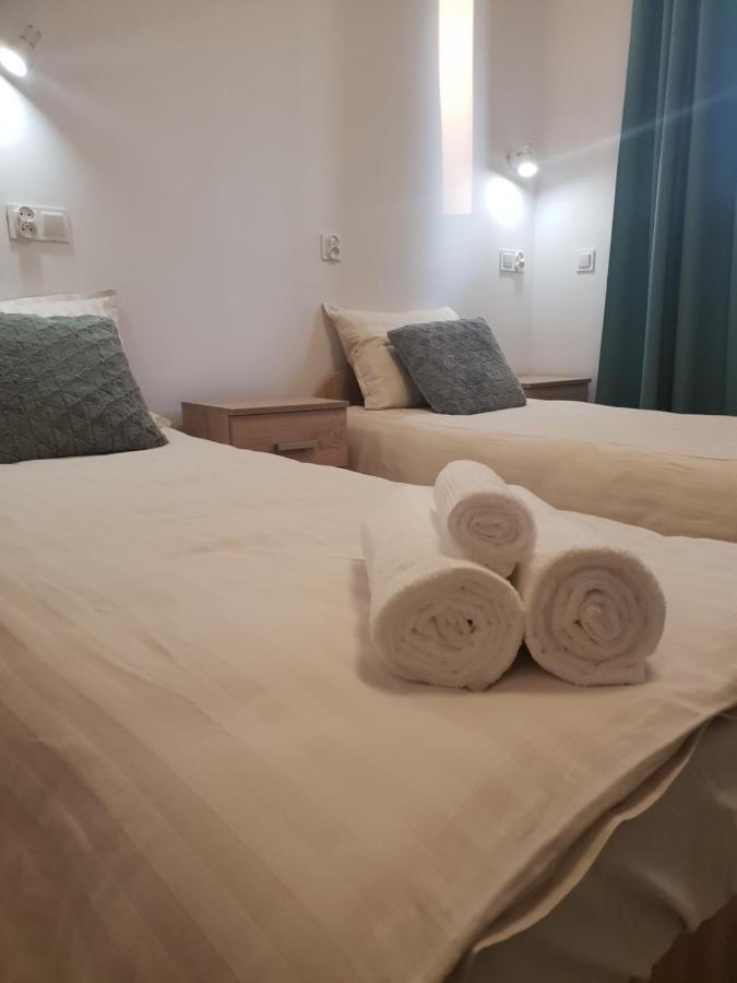 Hostel Mleczna - Metro Zacisze Warszawa Exteriör bild